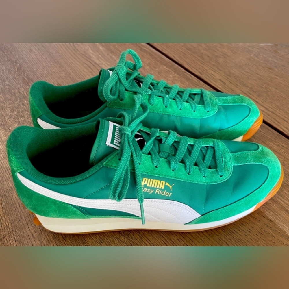 Green Suede Puma Sneakers - Picture 4 of 7